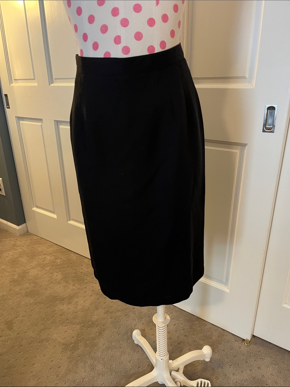 Briggs New York Black Tailored Pencil Skirt